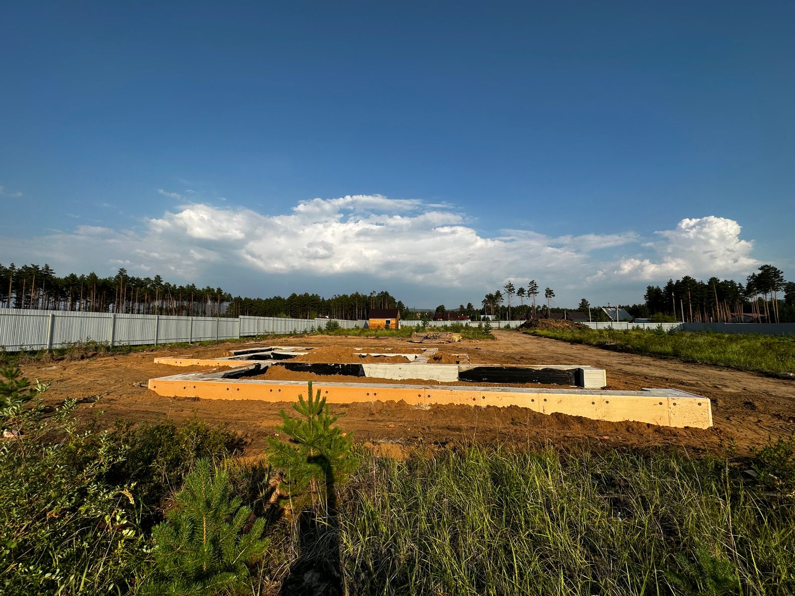 Возведение фундамента