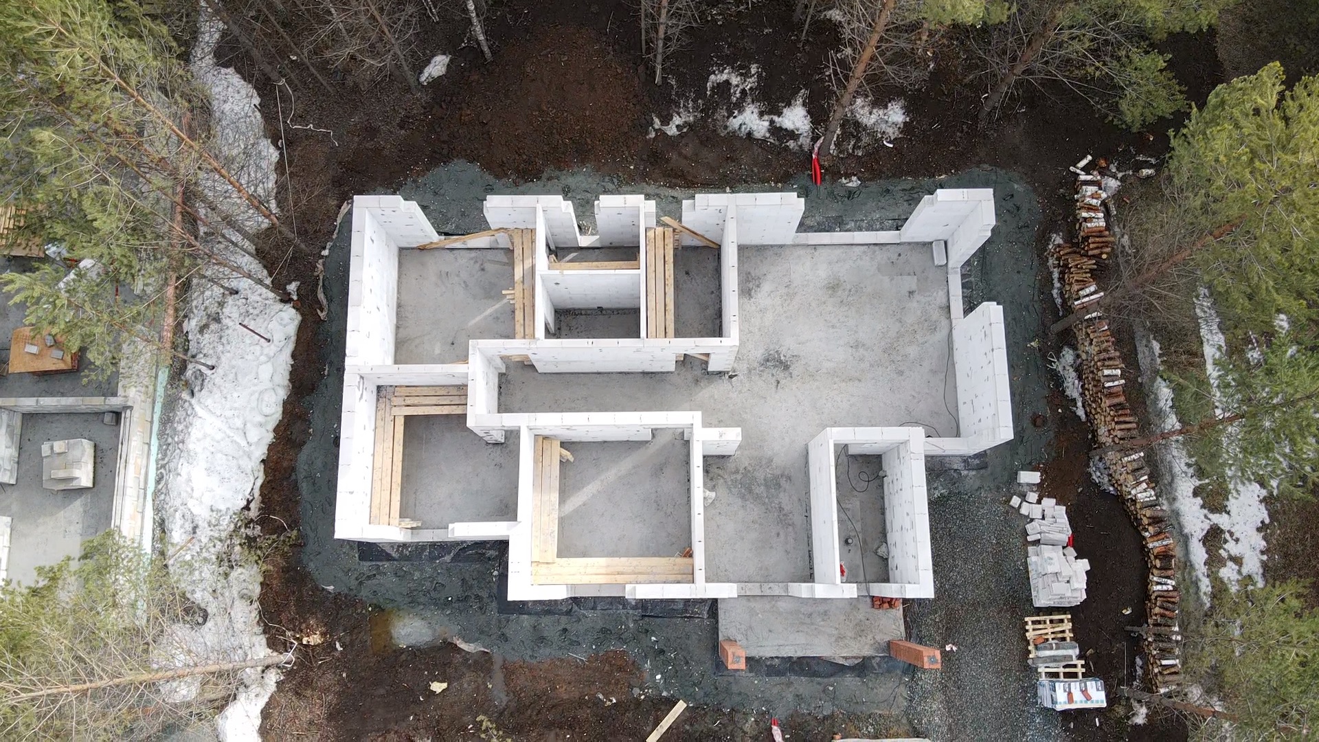 Кладка стен из газоблока